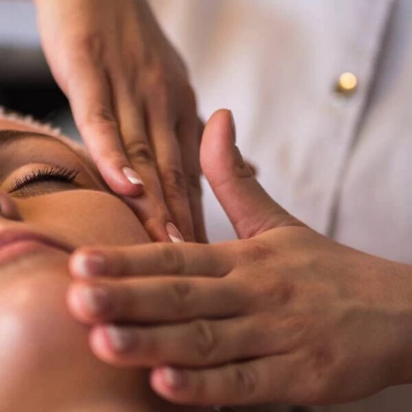 Skin therapy session